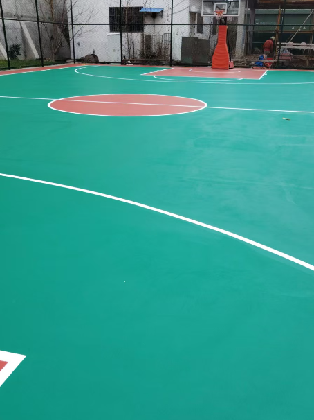 武陵源 球场长期使用易出现地面开裂